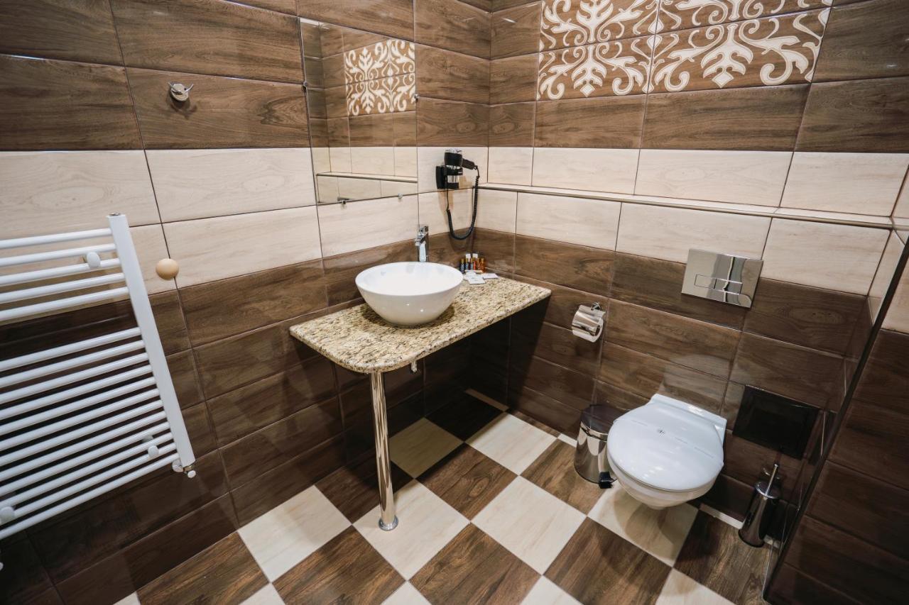 Hotel Хотел Театъръ Pleven Exteriér fotografie