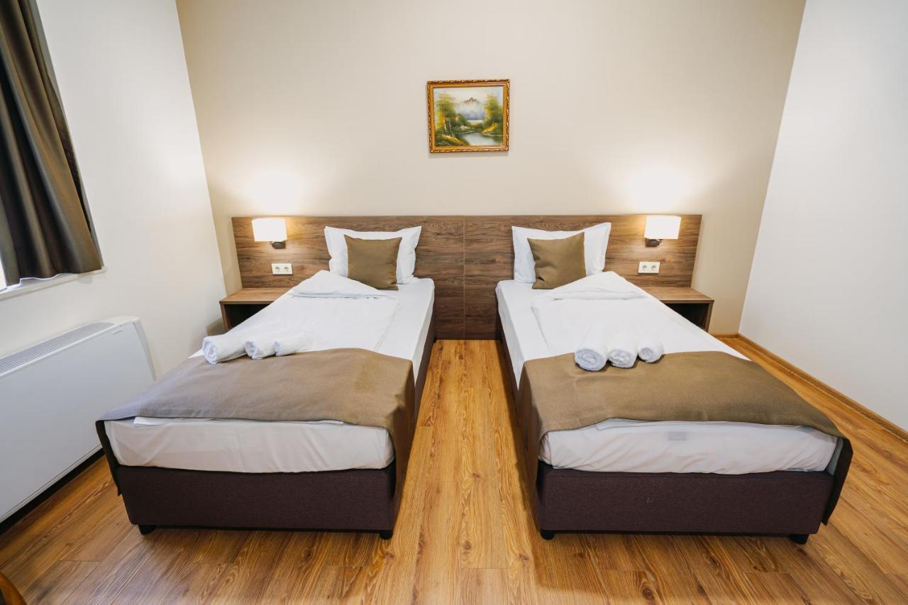 Hotel Хотел Театъръ Pleven Exteriér fotografie